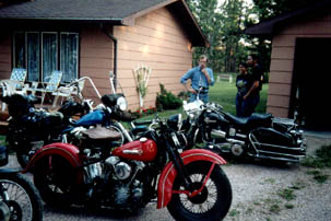 Bobshouse.jpg (24467 Byte)